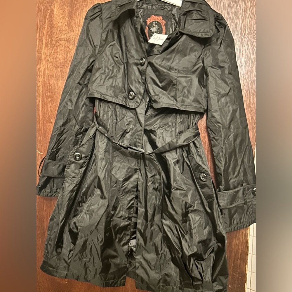 Cute black trench / rain jacket